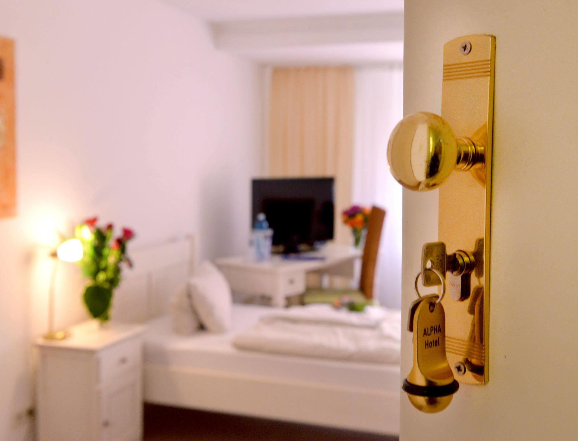 Alpha Hotel Garni Dietzenbach Bagian luar foto
