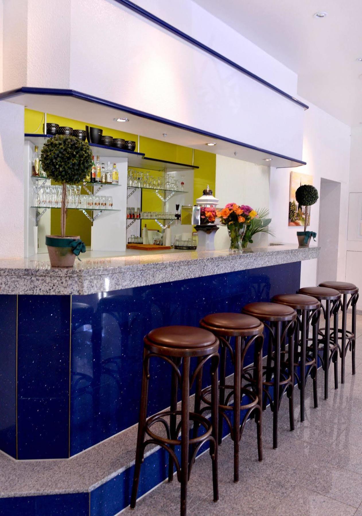 Alpha Hotel Garni Dietzenbach Bagian luar foto
